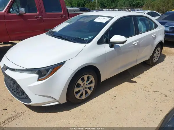 5YFEPMAE8NP355840 2022 TOYOTA COROLLA - Image 2