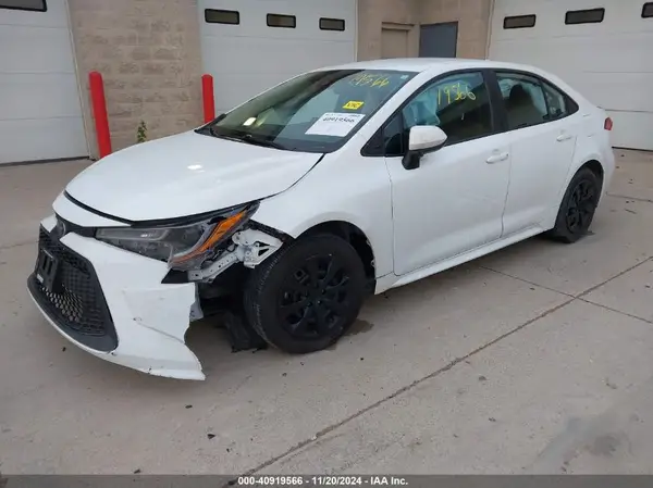 5YFEPMAE8NP356194 2022 TOYOTA COROLLA - Image 2