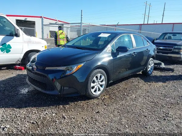 5YFEPMAE8NP358852 2022 TOYOTA COROLLA - Image 2