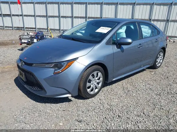 5YFEPMAE8NP359886 2022 TOYOTA COROLLA - Image 2