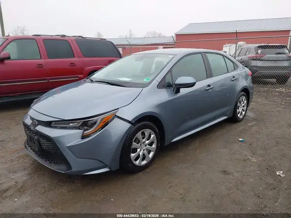 5YFEPMAE8NP360004 2022 TOYOTA COROLLA - Image 2