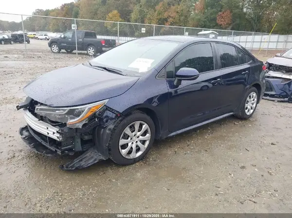 5YFEPMAE8NP363291 2022 TOYOTA COROLLA - Image 2