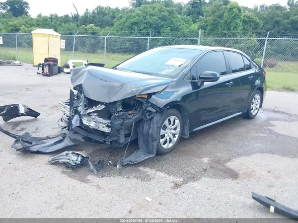 5YFEPMAE8NP363890 2022 TOYOTA COROLLA - Image 2