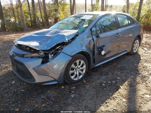 5YFEPMAE8NP365381 2022 TOYOTA COROLLA - Image 2