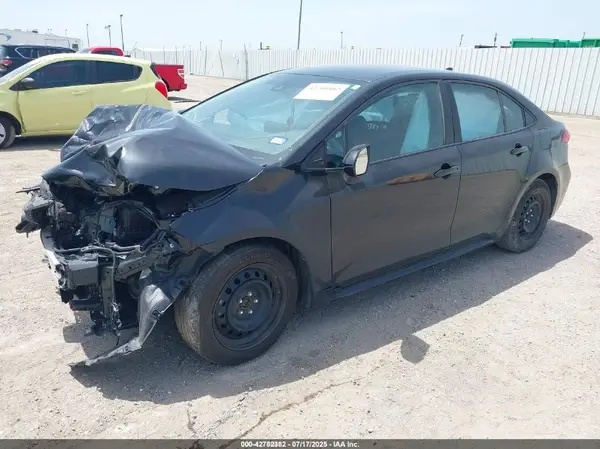 5YFEPMAE8NP367132 2022 TOYOTA COROLLA - Image 2