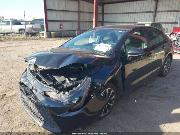 5YFEPMAE8NP367700 2022 TOYOTA COROLLA - Image 2