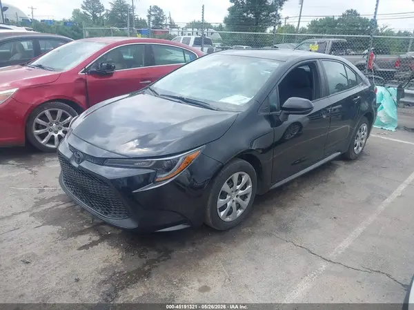 5YFEPMAE8NP367826 2022 TOYOTA COROLLA - Image 2