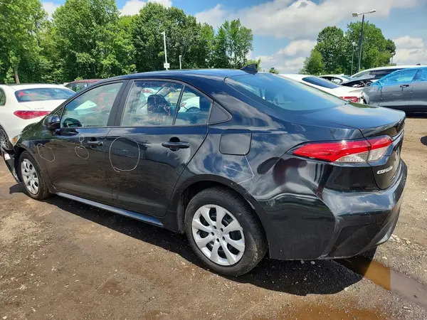 5YFEPMAE8NP369219 2022 TOYOTA COROLLA - Image 2