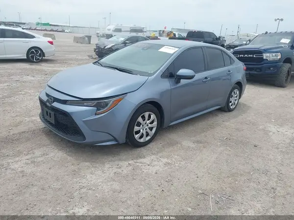5YFEPMAE8NP372587 2022 TOYOTA COROLLA - Image 2