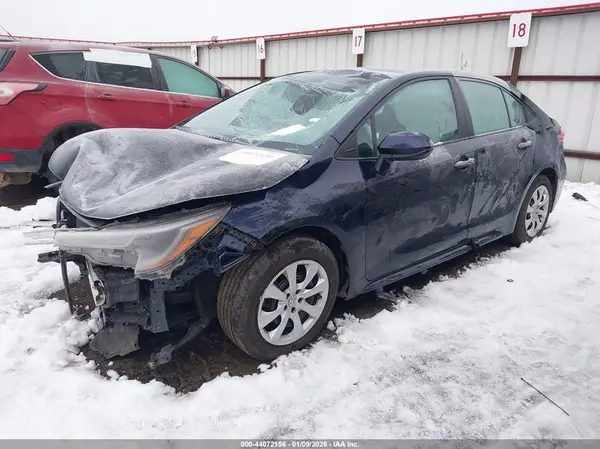 5YFEPMAE8NP373576 2022 TOYOTA COROLLA - Image 2