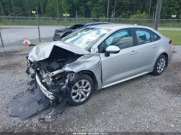 5YFEPMAE8NP374324 2022 TOYOTA COROLLA - Image 2