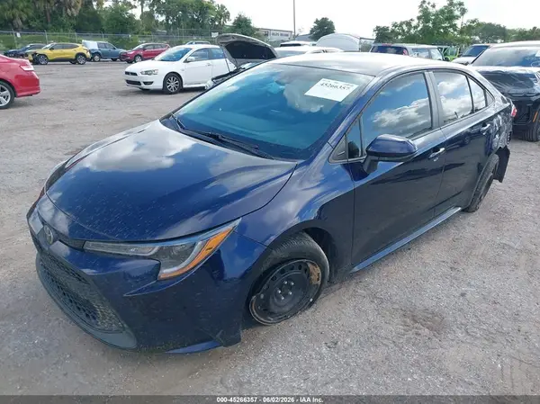 5YFEPMAE8NP379197 2022 TOYOTA COROLLA - Image 2