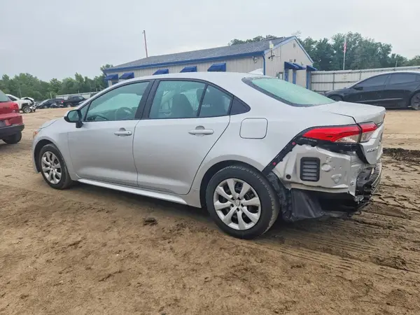 5YFEPMAE8NP382987 2022 TOYOTA COROLLA - Image 2