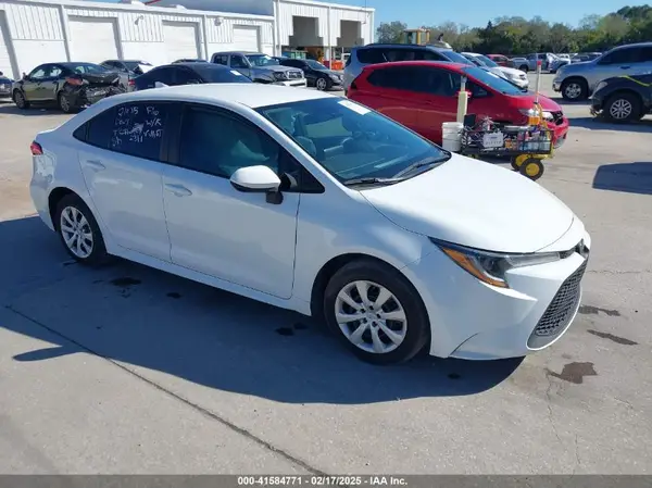 5YFEPMAE8NP384142 2022 TOYOTA COROLLA - Image 1