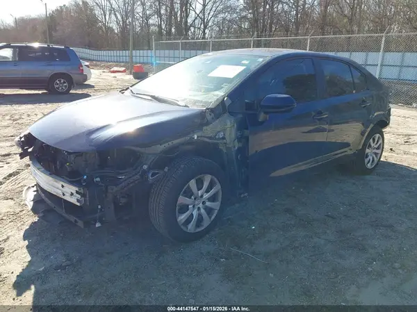 5YFEPMAE8NP386277 2022 TOYOTA COROLLA - Image 2