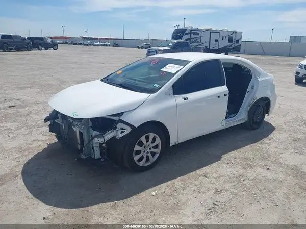 5YFEPMAE8NP387719 2022 TOYOTA COROLLA - Image 2