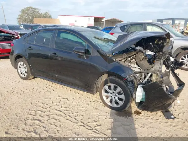 5YFEPMAE8NP390054 2022 TOYOTA COROLLA - Image 1