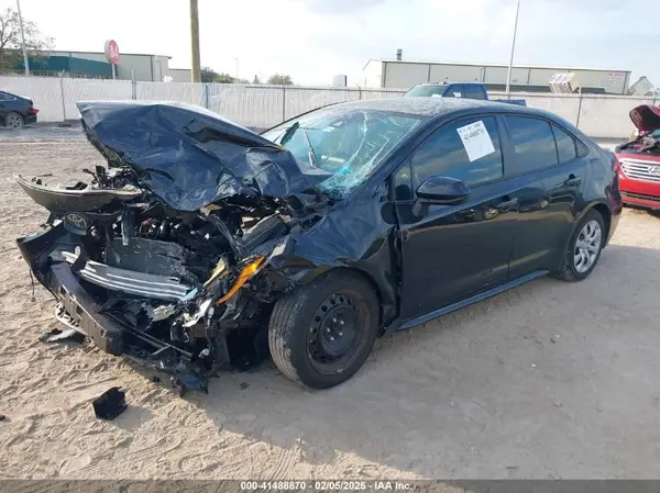 5YFEPMAE8NP390054 2022 TOYOTA COROLLA - Image 2