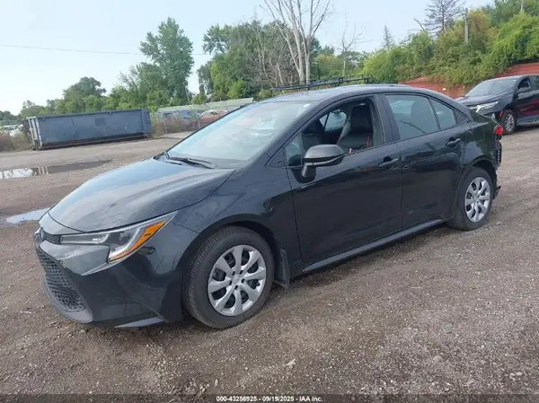 5YFEPMAE8NP390183 2022 TOYOTA COROLLA - Image 2