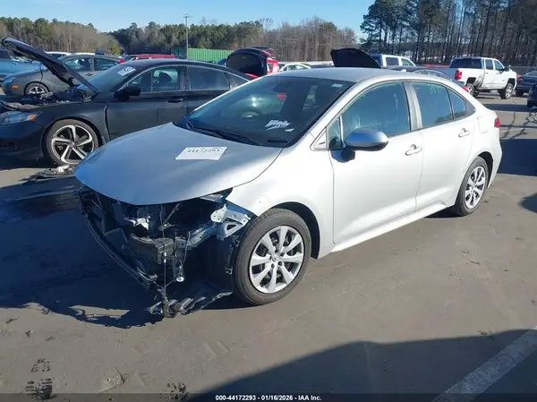 5YFEPMAE8NP390717 2022 TOYOTA COROLLA - Image 2