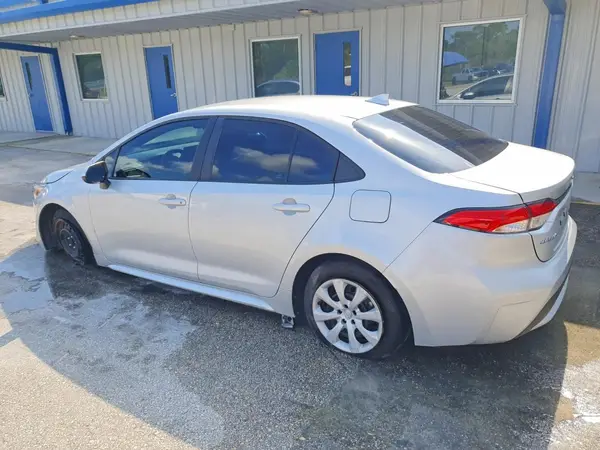 5YFEPMAE8NP391785 2022 TOYOTA COROLLA - Image 2