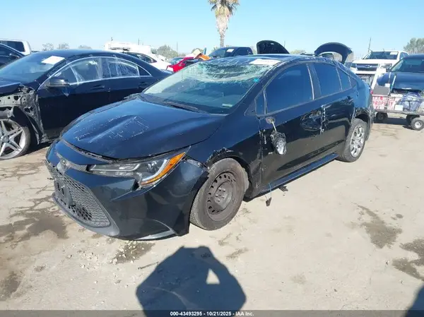 5YFEPMAE9MP171800 2021 TOYOTA COROLLA - Image 2