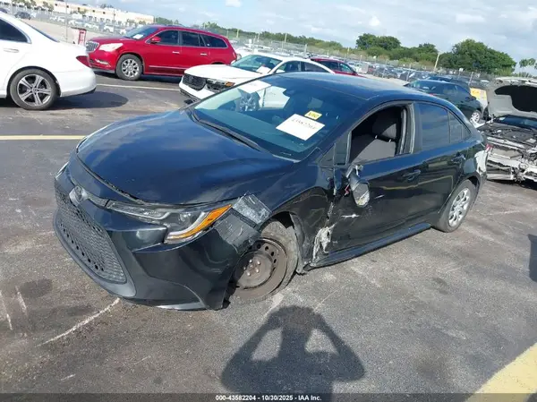 5YFEPMAE9MP173224 2021 TOYOTA COROLLA - Image 2