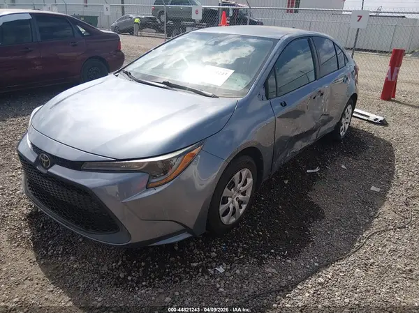 5YFEPMAE9MP176124 2021 TOYOTA COROLLA - Image 2