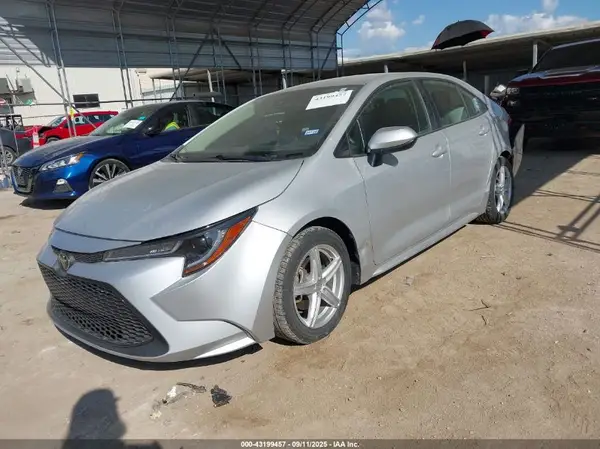 5YFEPMAE9MP180075 2021 TOYOTA COROLLA - Image 2