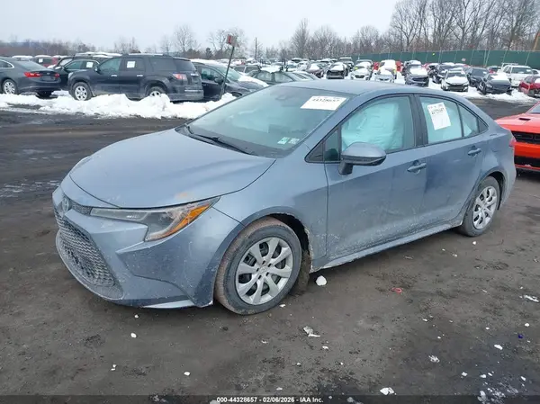 5YFEPMAE9MP180531 2021 TOYOTA COROLLA - Image 2