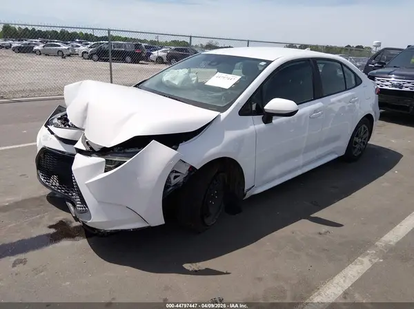 5YFEPMAE9MP186233 2021 TOYOTA COROLLA - Image 2