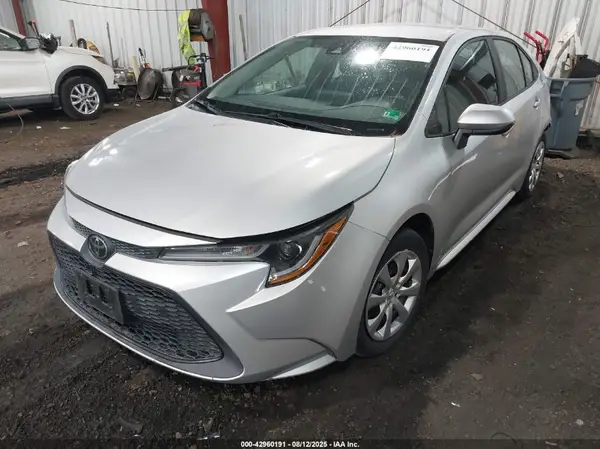 5YFEPMAE9MP204634 2021 TOYOTA COROLLA - Image 2