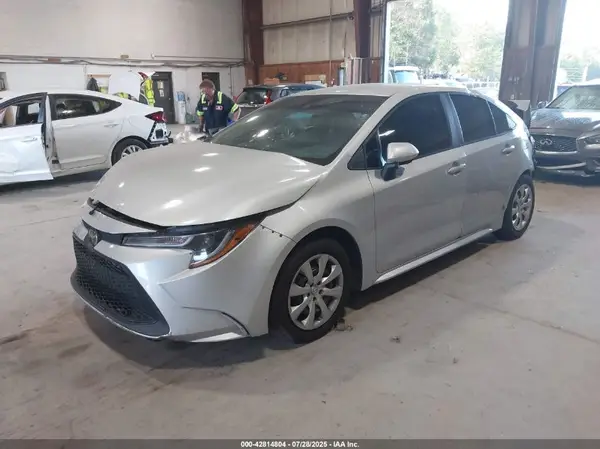 5YFEPMAE9MP210675 2021 TOYOTA COROLLA - Image 2