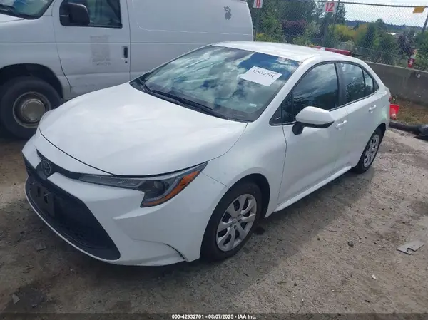 5YFEPMAE9MP213804 2021 TOYOTA COROLLA - Image 2