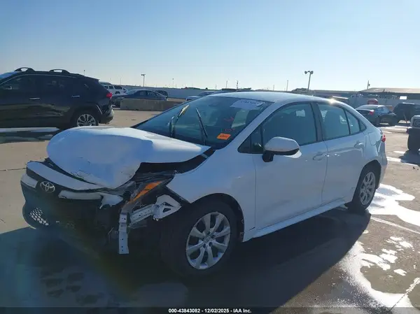 5YFEPMAE9MP220588 2021 TOYOTA COROLLA - Image 2