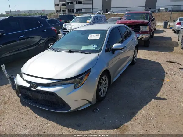 5YFEPMAE9MP222910 2021 TOYOTA COROLLA - Image 2