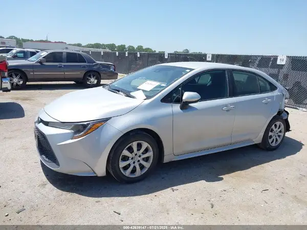 5YFEPMAE9MP224513 2021 TOYOTA COROLLA - Image 2