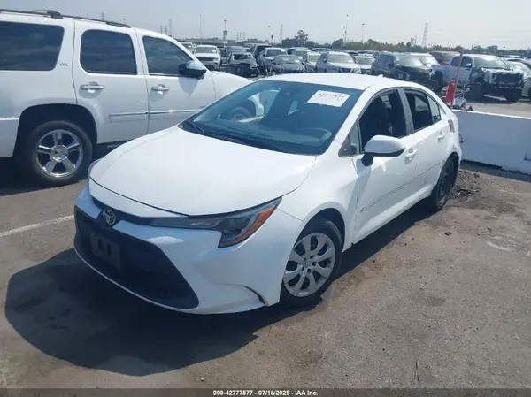 5YFEPMAE9MP226178 2021 TOYOTA COROLLA - Image 2