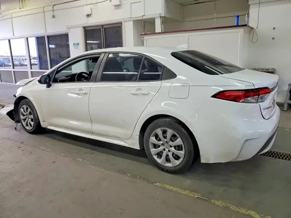 5YFEPMAE9MP228044 2021 TOYOTA COROLLA - Image 2