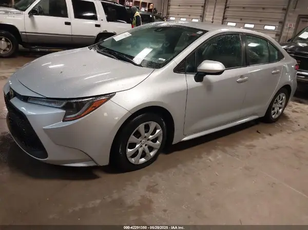 5YFEPMAE9MP229825 2021 TOYOTA COROLLA - Image 2