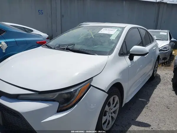 5YFEPMAE9MP232014 2021 TOYOTA COROLLA - Image 2