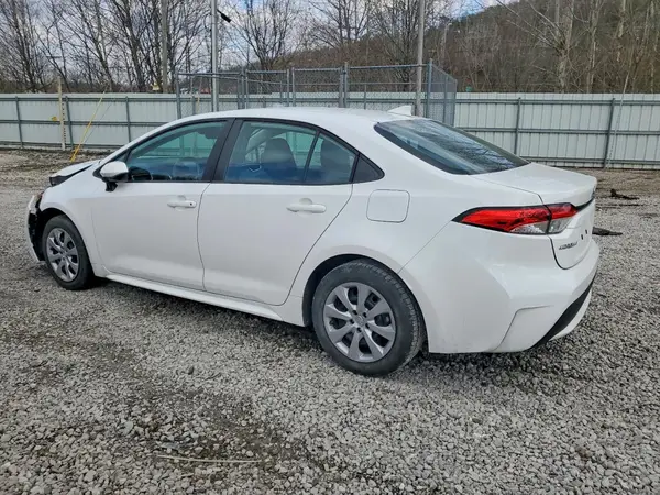 5YFEPMAE9MP233812 2021 TOYOTA COROLLA - Image 2
