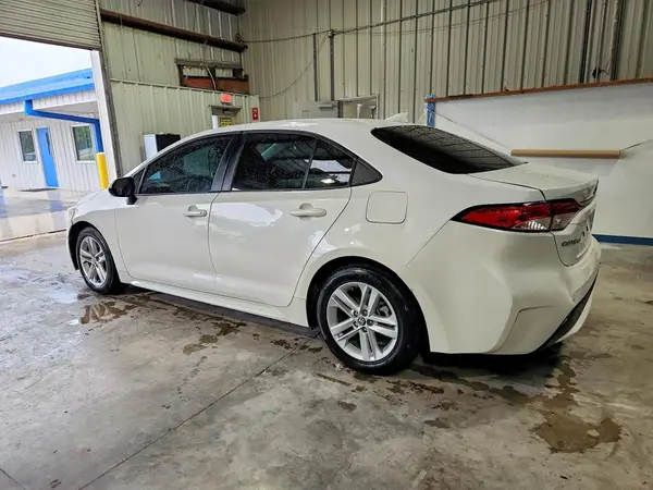 5YFEPMAE9MP236757 2021 TOYOTA COROLLA - Image 2