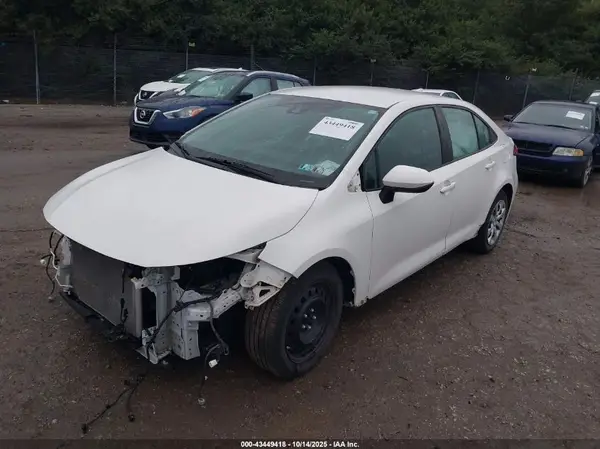 5YFEPMAE9MP245393 2021 TOYOTA COROLLA - Image 2