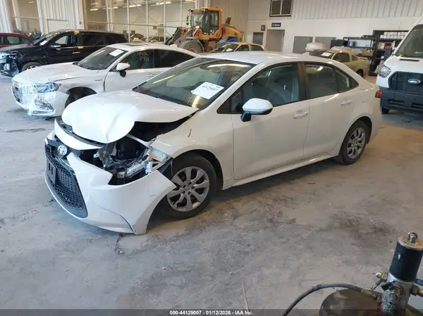 5YFEPMAE9MP245751 2021 TOYOTA COROLLA - Image 2