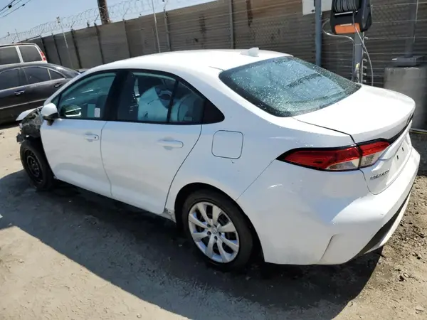 5YFEPMAE9MP252621 2021 TOYOTA COROLLA - Image 2