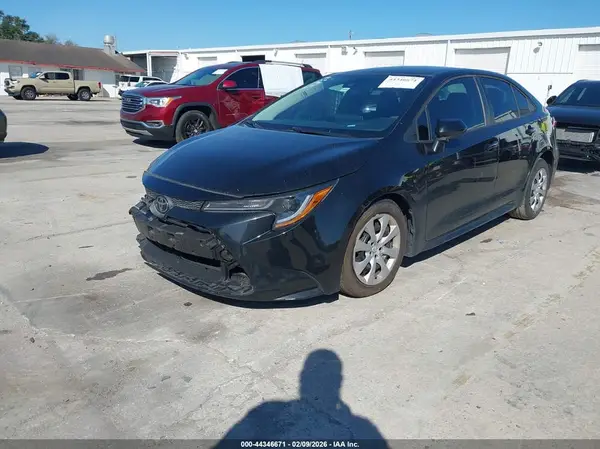 5YFEPMAE9MP260654 2021 TOYOTA COROLLA - Image 2