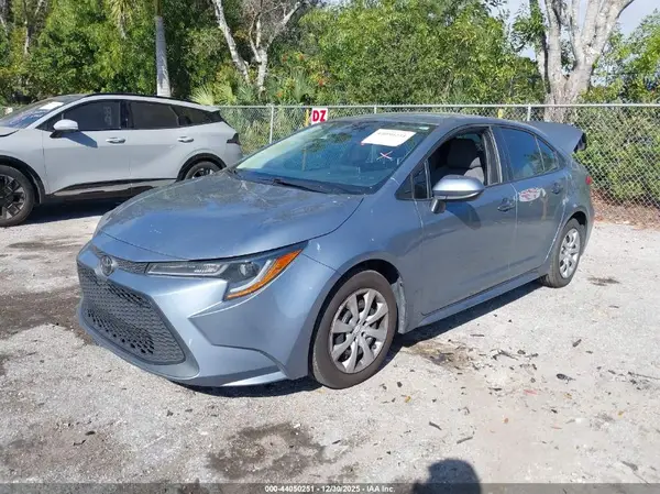 5YFEPMAE9MP263537 2021 TOYOTA COROLLA - Image 2