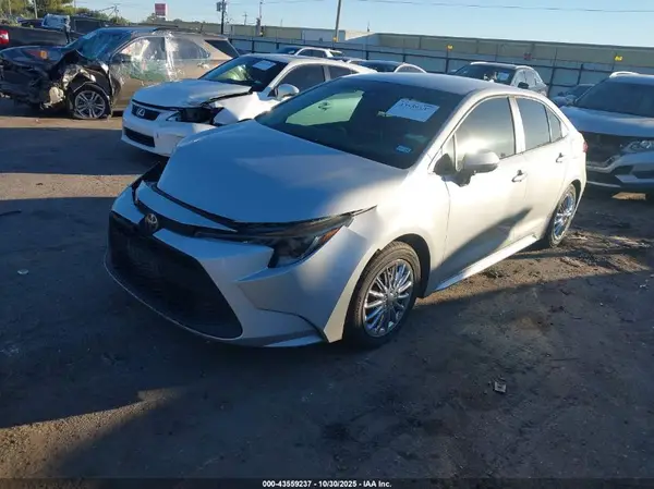 5YFEPMAE9MP264591 2021 TOYOTA COROLLA - Image 2