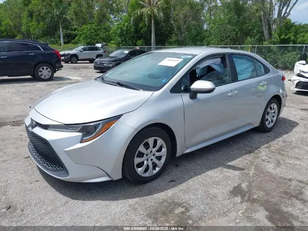 5YFEPMAE9MP266891 2021 TOYOTA COROLLA - Image 2